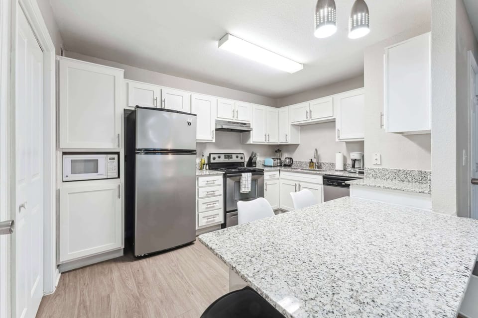 Kitchen (dishwasher is not working)