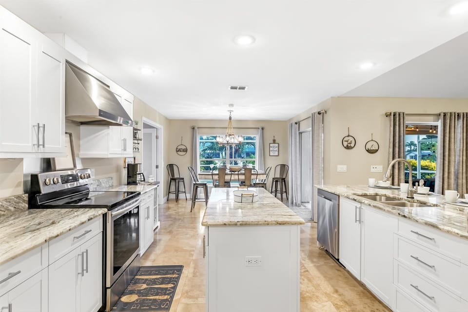 A fully equipped kitchen means you can make all your meals!