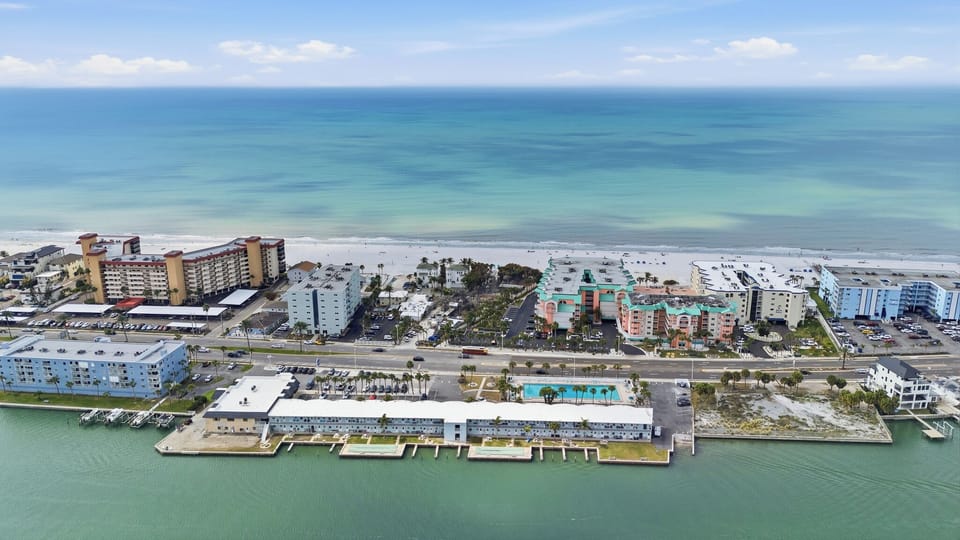 1 Bedroom at Belleview Gulf.  Walk across the street to Indian Shore Beach!