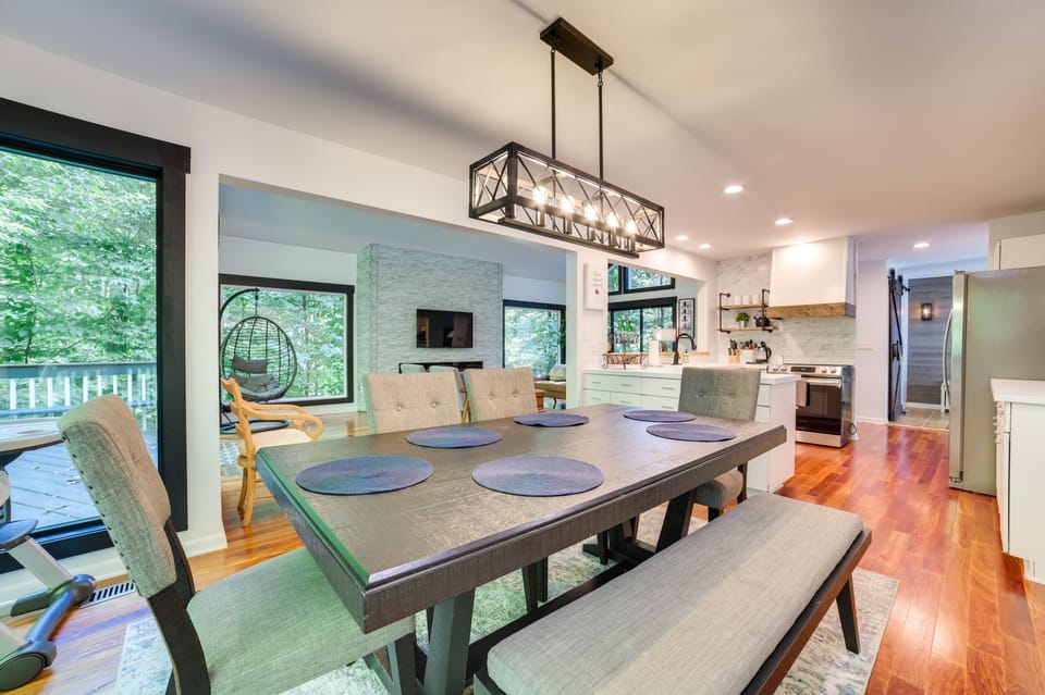 Dining Area | Chef's Kitchen | Newly Renovated