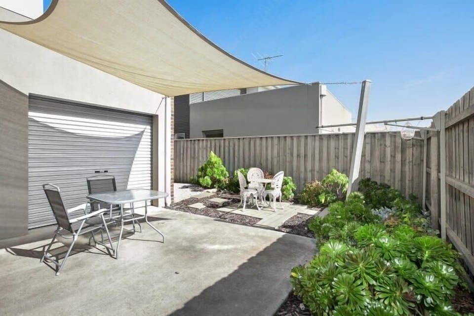 Sunny outdoor living