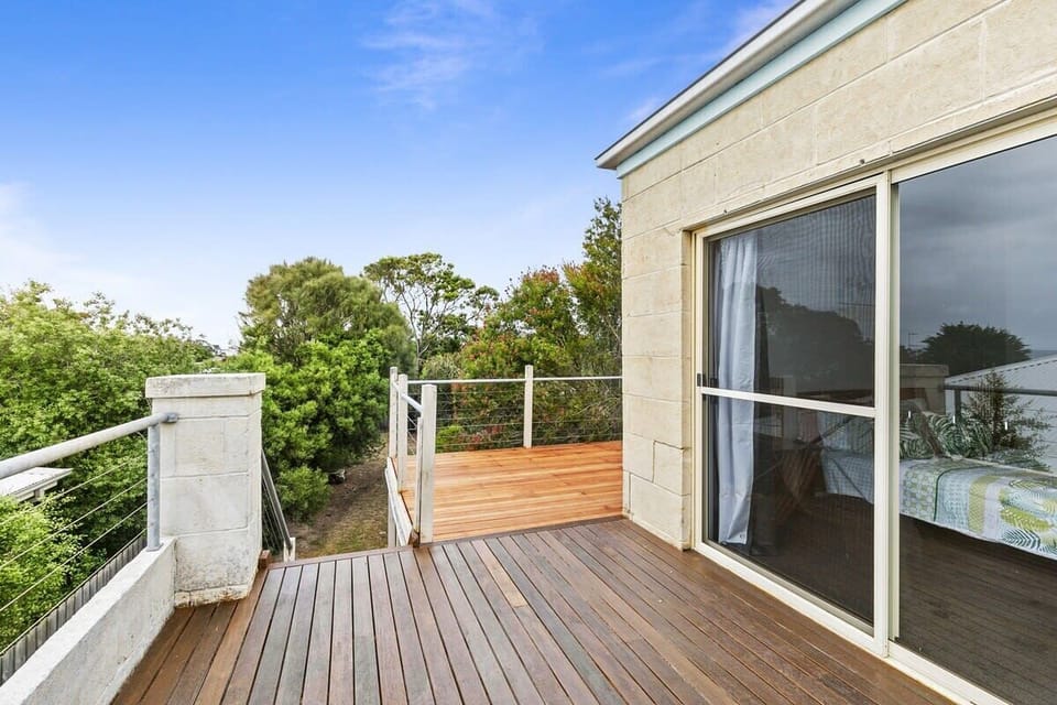 Access to garden from the upper deck