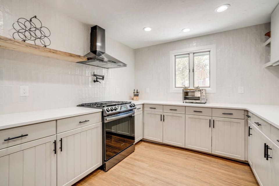 Kitchen | Keurig Coffee Maker | Blender