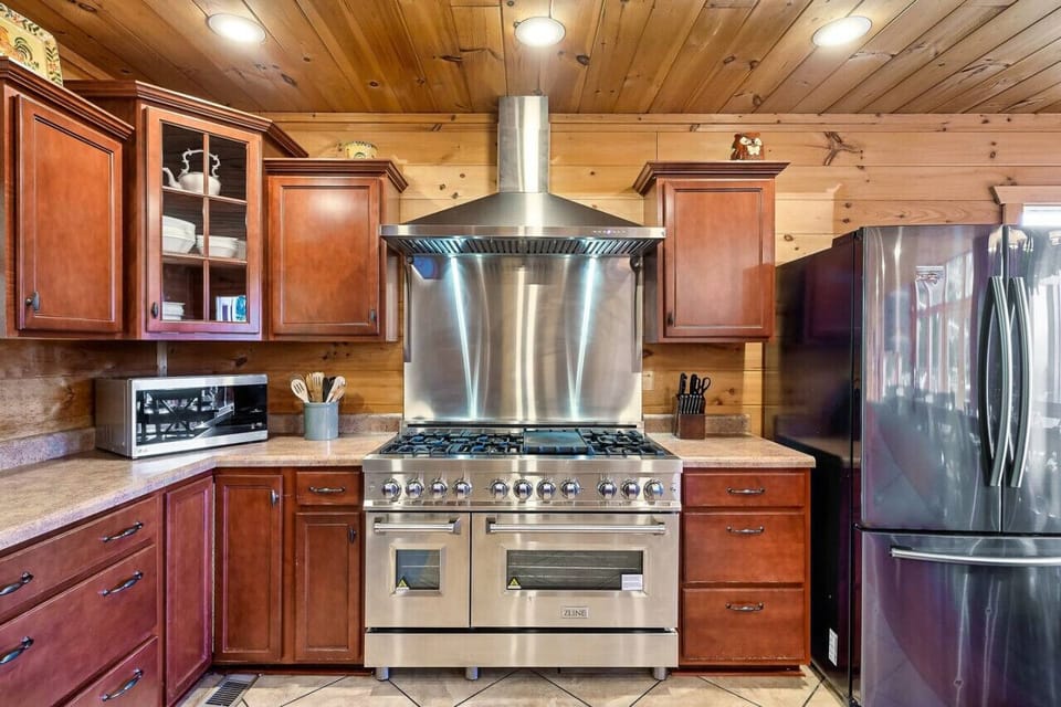 48" 8-burner range with double ovens.