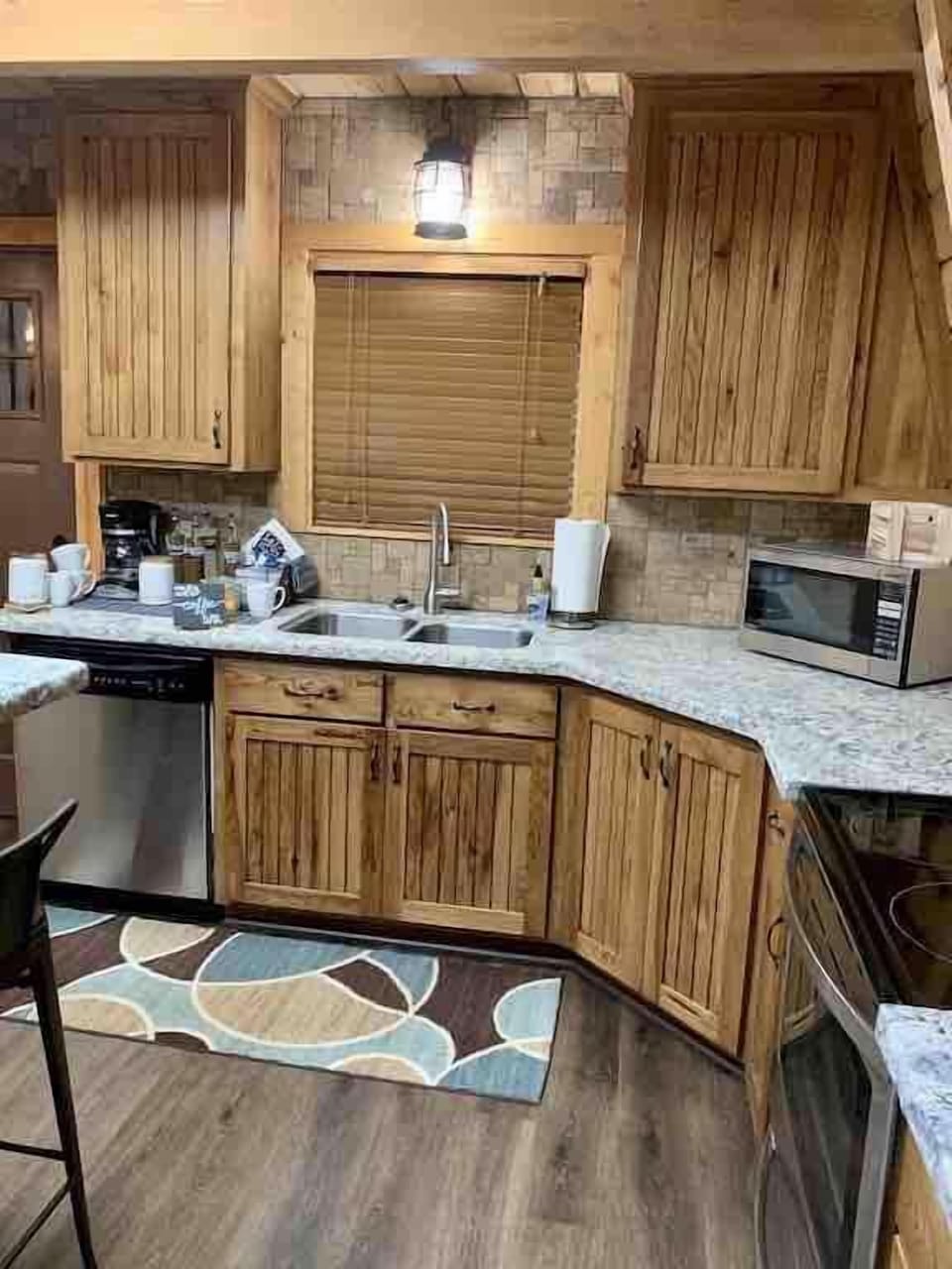 Full kitchen 