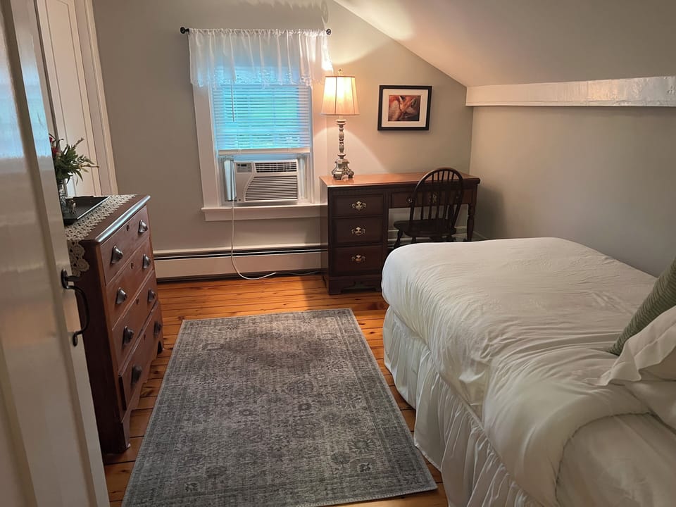 2nd Floor Twin Bedroom #1