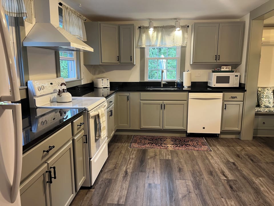 Full Kitchen