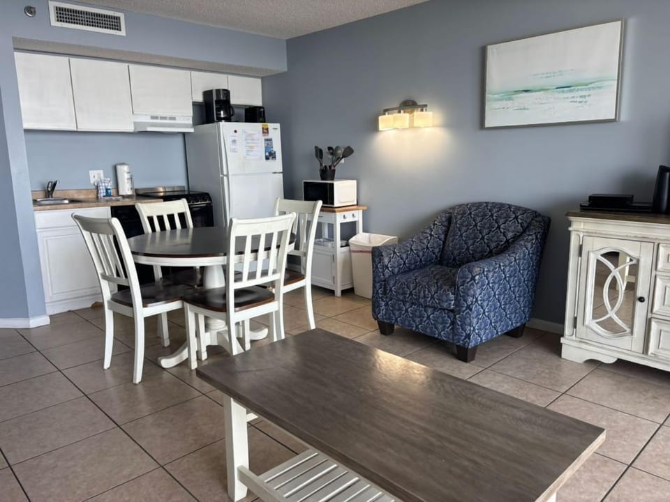 Dining Area/ Kitchenette