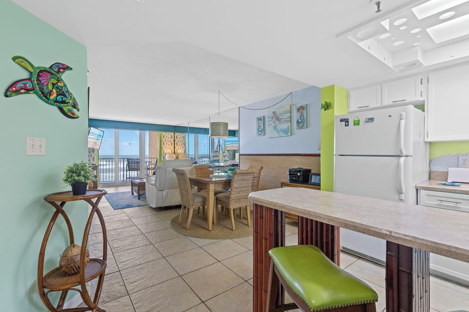 Kitchen to living room