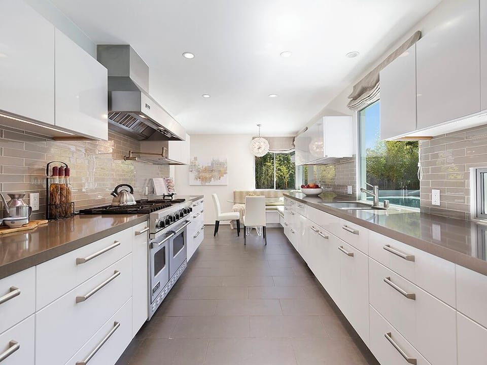 Large Gourmet Kitchen