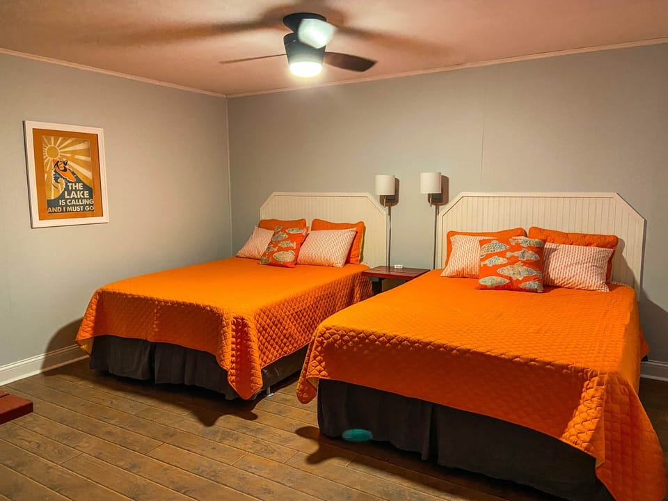 Two queen size beds 