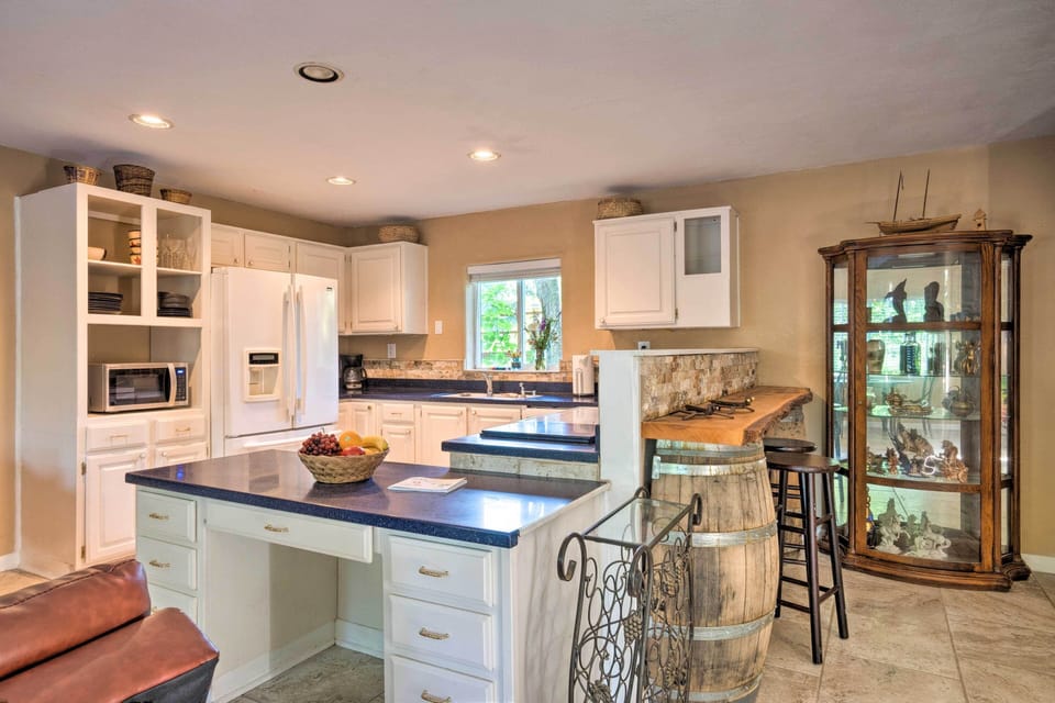 Kitchen | Fully Equipped