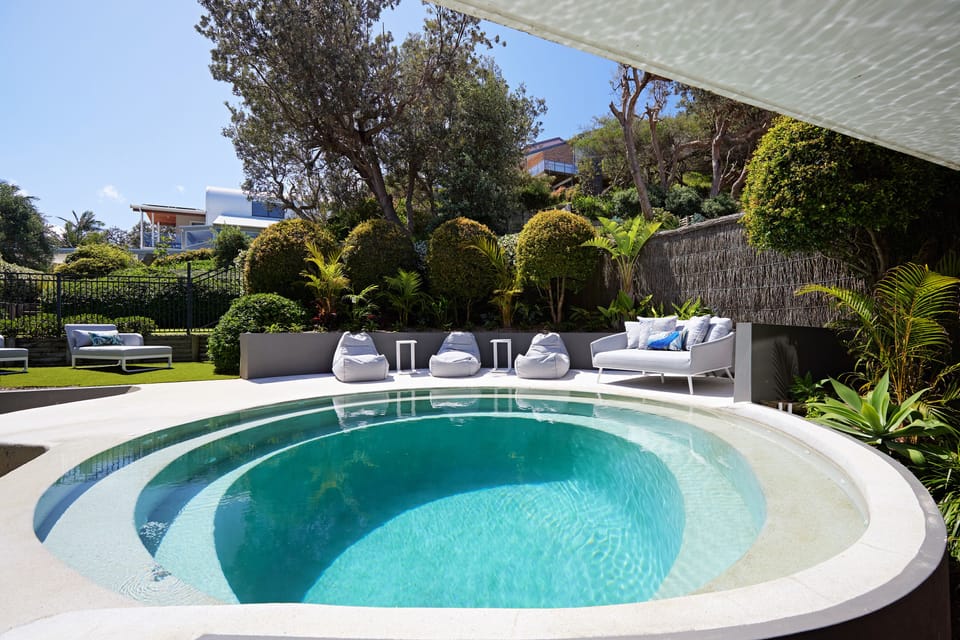 Unique 3 metre deep pool