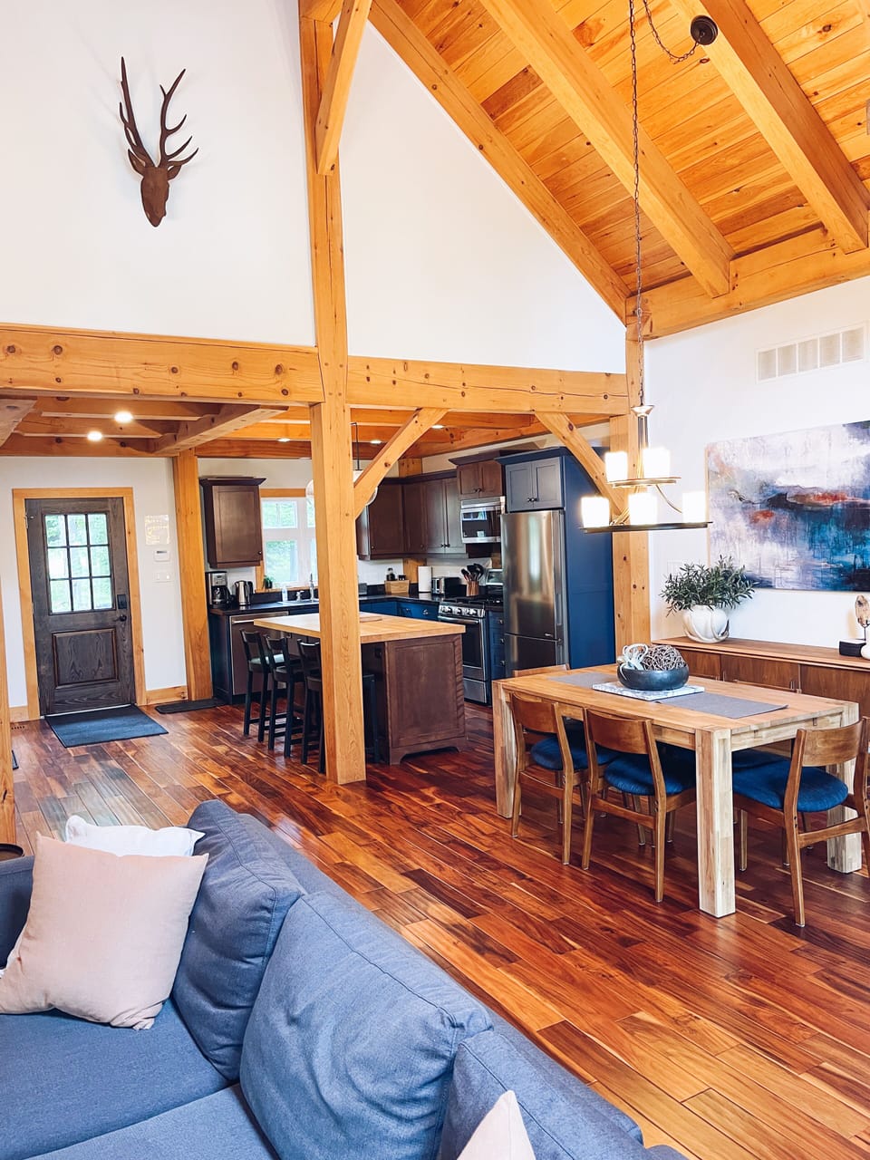 Timber Cottage - Dining and Kitchen Area