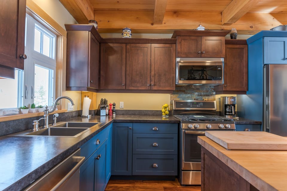 Timber Cottage - Kitchen Area