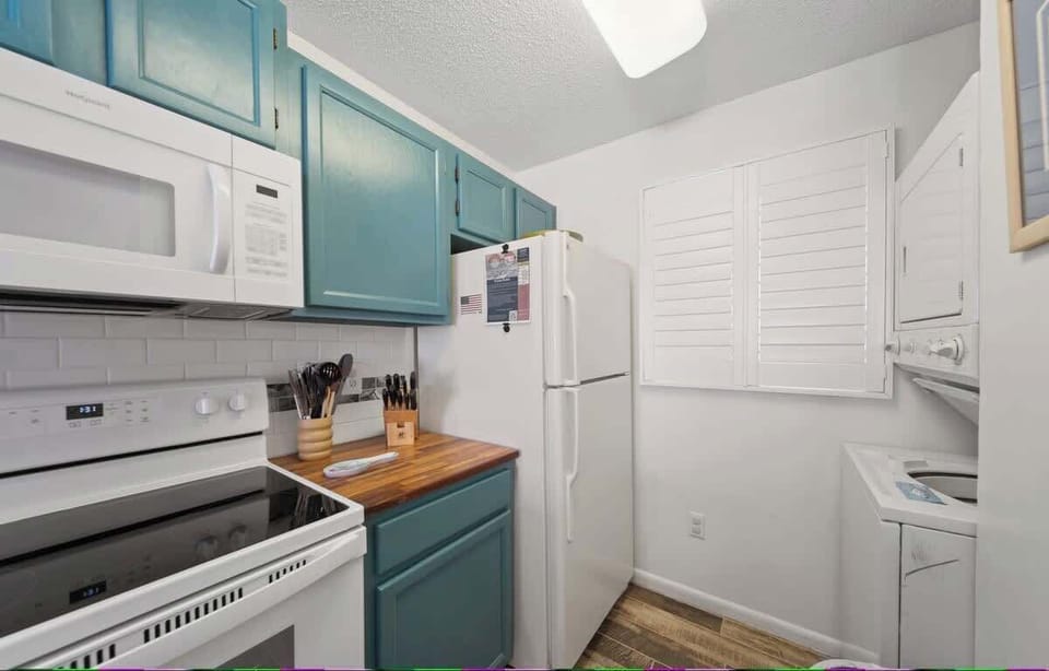 Kitchen / Laundry