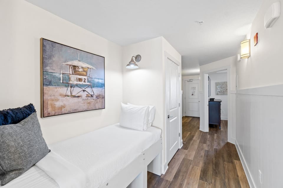 Bunk Alcove