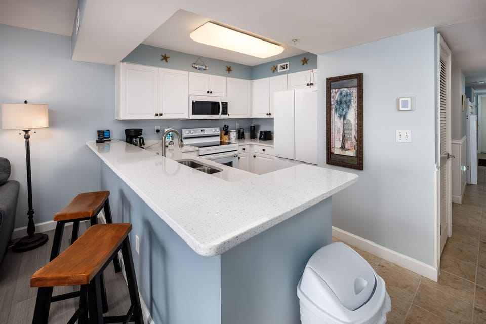 Breakfast Bar - Enjoy a snack at the breakfast bar!