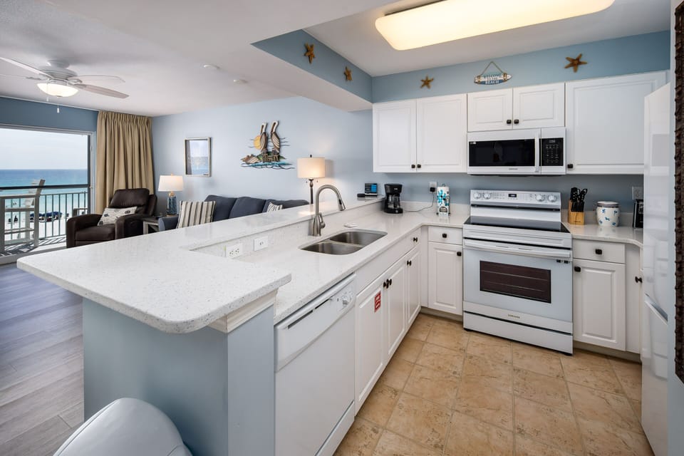 Kitchen - Full service kitchen with everything you need to make the perfect meal