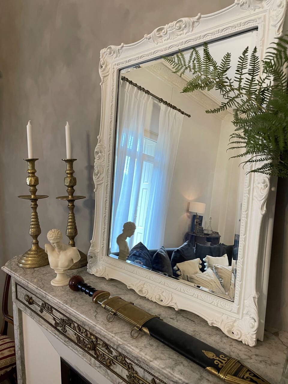 Original fireplace in marble in the living room