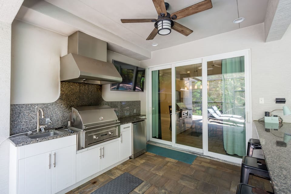 Outdoor Kitchen