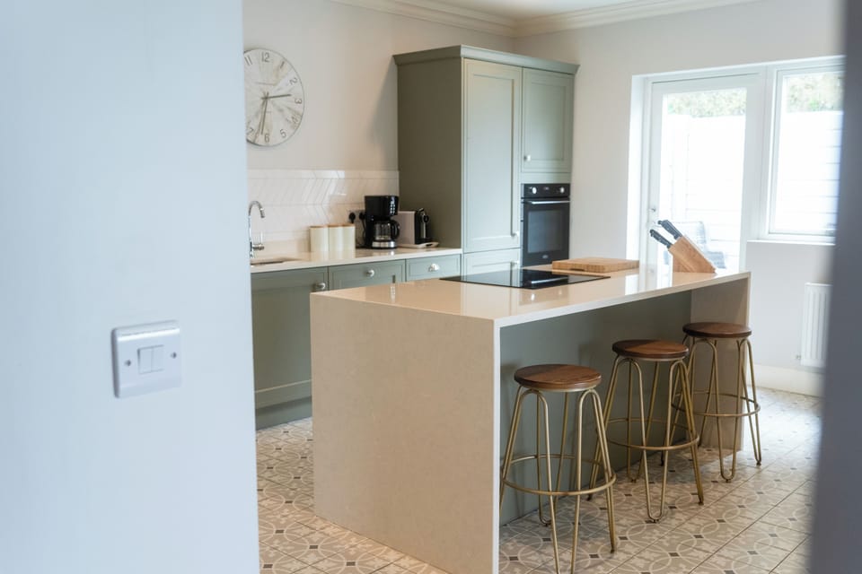 Breakfast island in kitchen