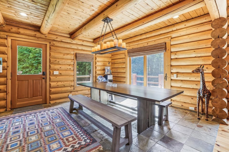 Open concept dining area.