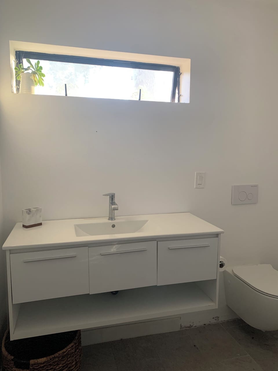 4 burner stove, and oven