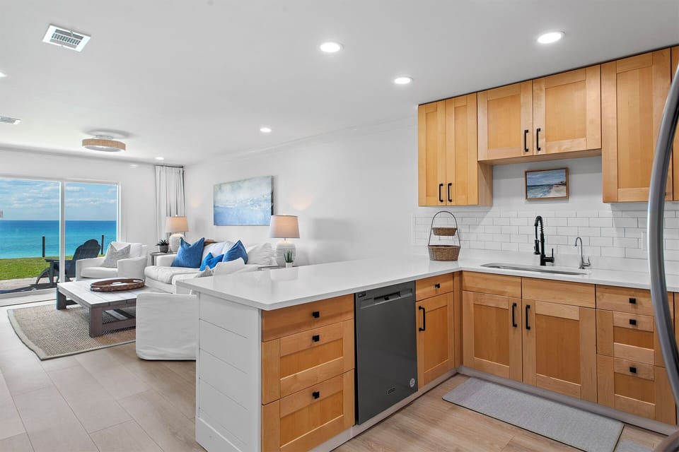 Sunseekers 1 Kitchen Alt