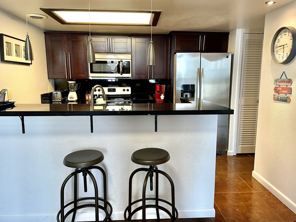 Kitchen bar