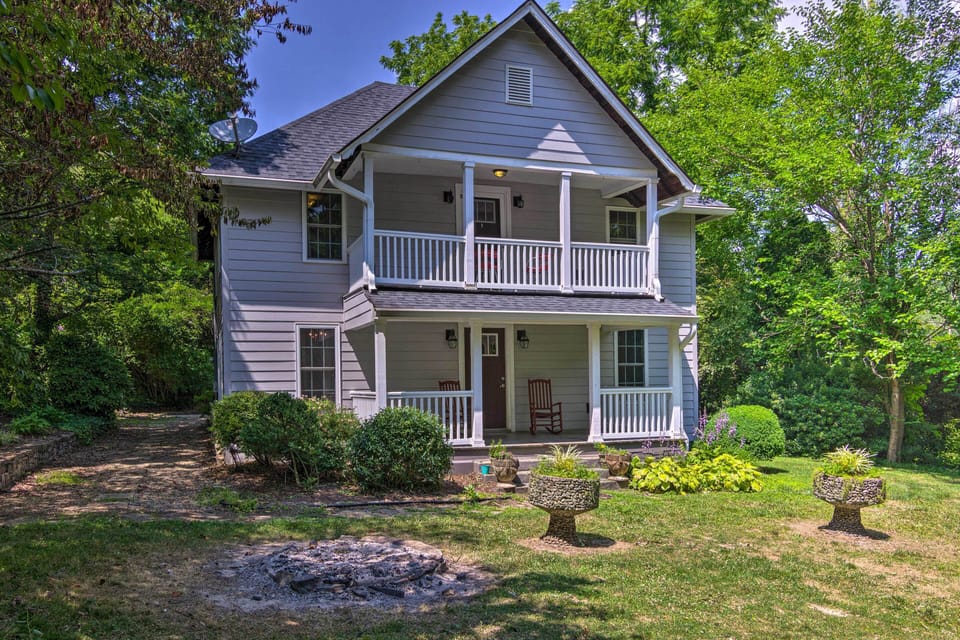 Hendersonville Vacation Rental | 3BR | 2BA | 1,800 Sq Ft | 2 Stories
