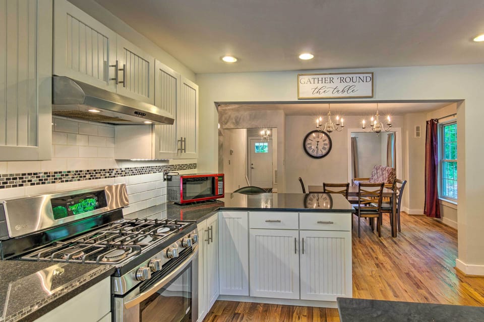 Kitchen | Dishware/Flatware | Pots/Pans
