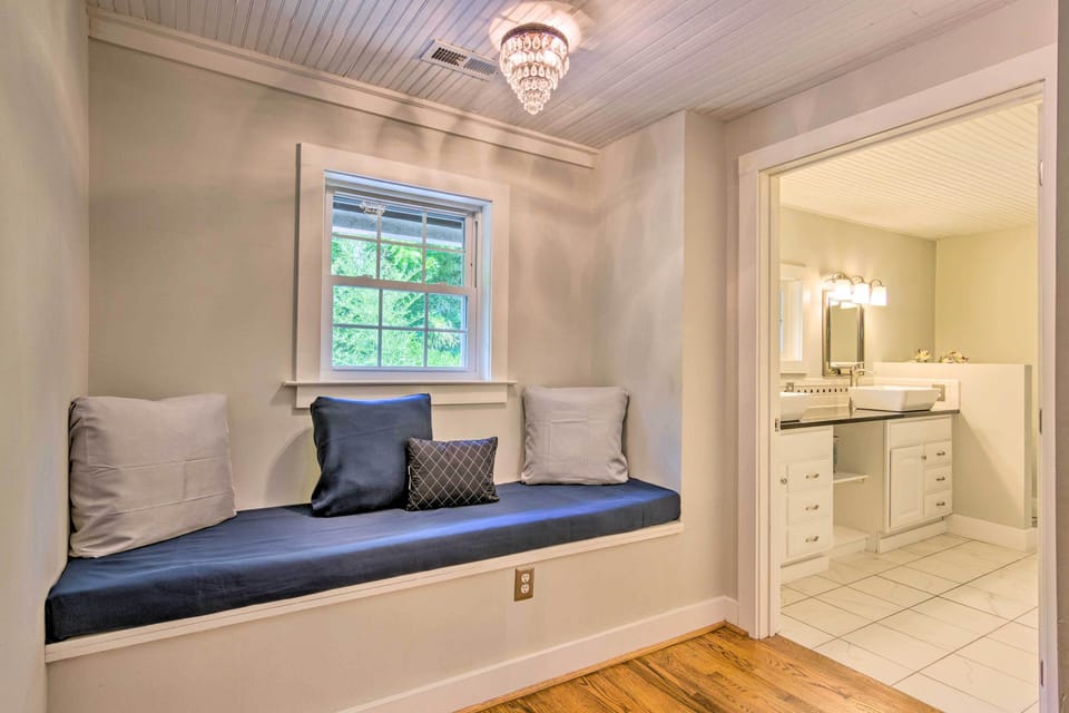 Upper Landing | Stairs Required