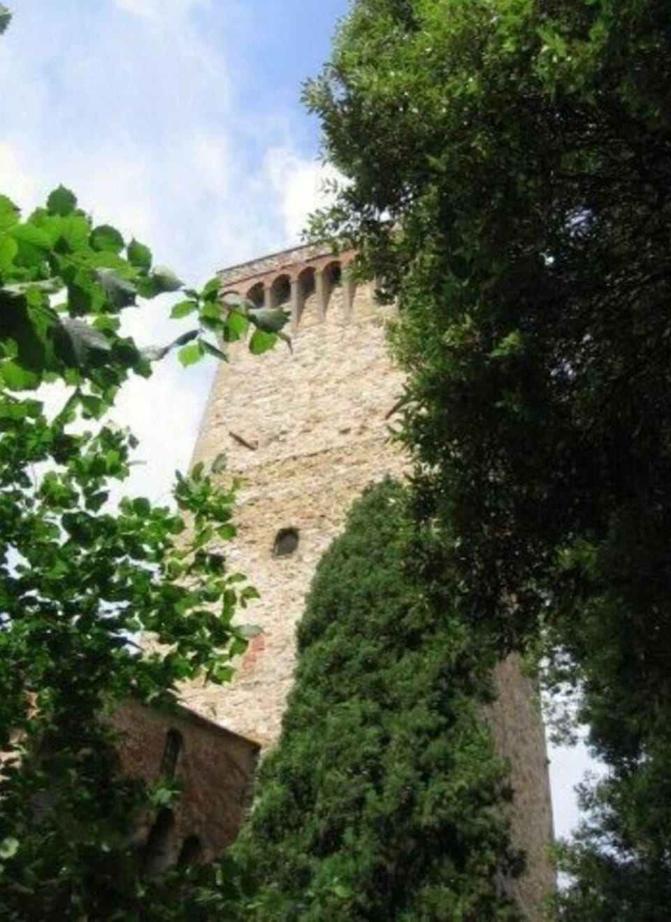 Sky, Cloud, Building, Plant, Tree, Facade, Window, Grass, Brick, Shrub