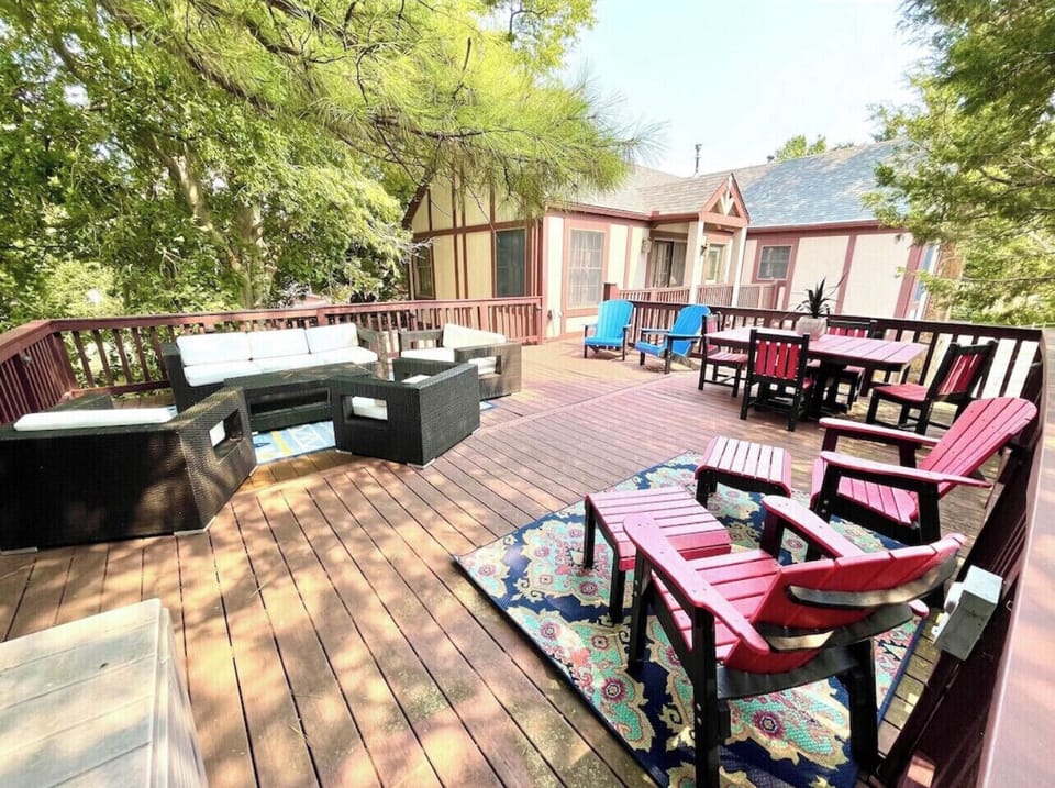 Upper back deck 