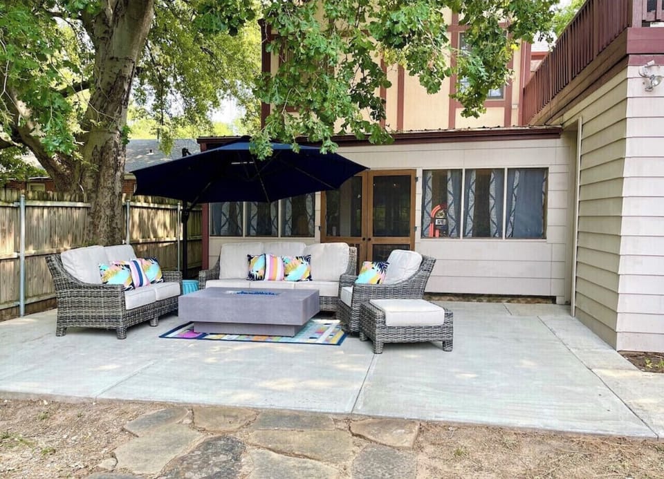 Lower back porch 
