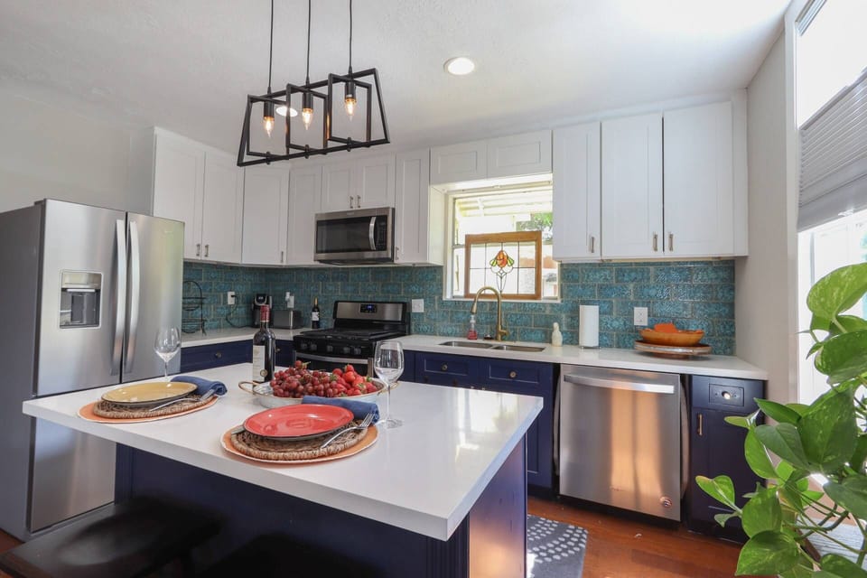 Everything you need to cook and enjoy dinner with the family
