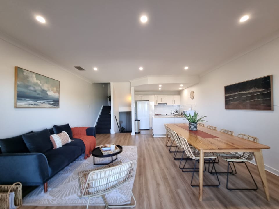 Mid level, with fully-equipped kitchen, Nespresso Coffee machine, dishwasher