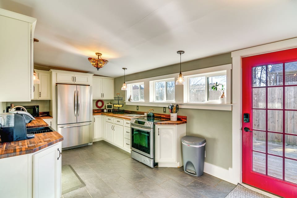 Kitchen | 1st Floor | Keurig Coffee Maker | Dishwasher | Cooking Basics