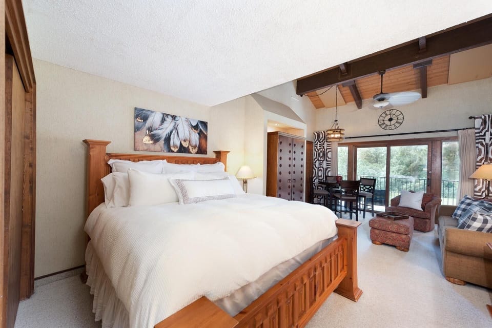 King Studio with Sleeper Sofa, Kitchen, Deck