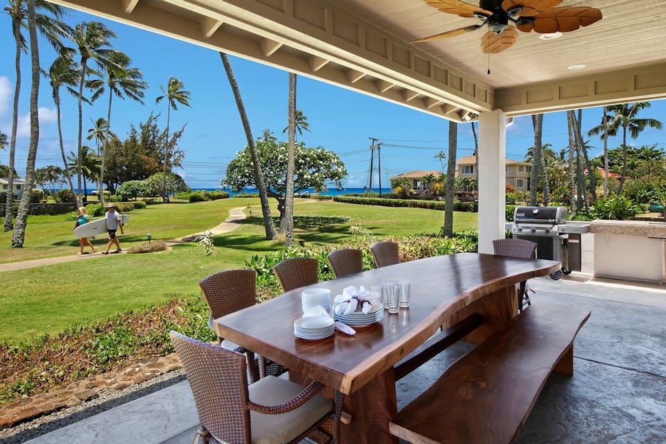 COVERED LANAI DINING - BEST TABLE IN POIPU!