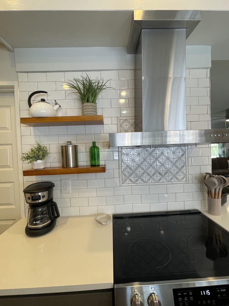 Electric stove and oven.