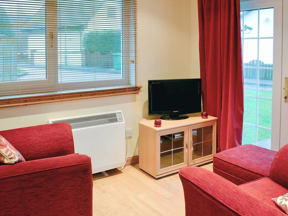 Open plan living/dining room/kitchen | The Cottage, Banavie near Fort William