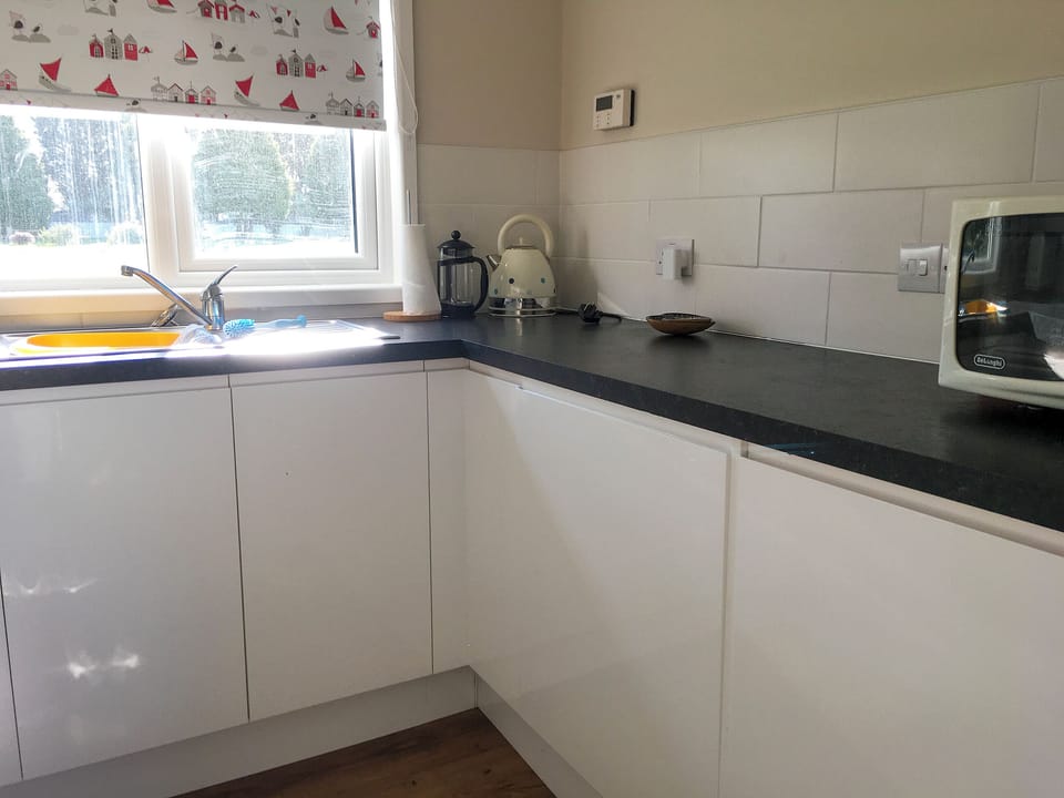 Kitchen | 306 Norton Park, Norton Park