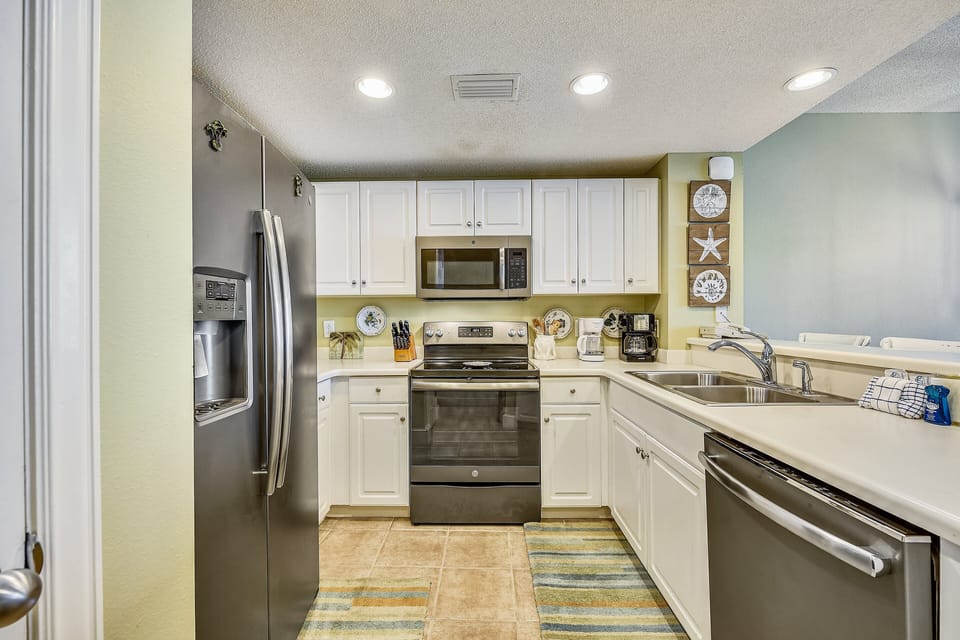 Full Size Kitchen