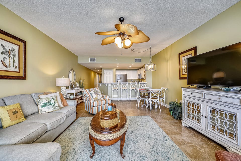 Gulf Front Living Area with Sleeper Sofa