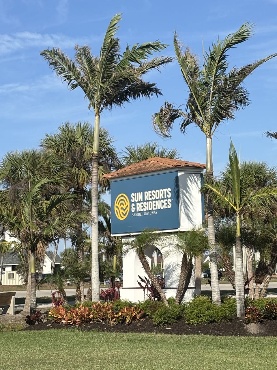 BEAUTIFUL 2BR2BA HOME MINUTES TO SANIBEL & FT MYERS BEACH