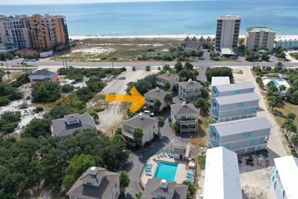 Our unit…About 600 feet to the end of the beach walkover.