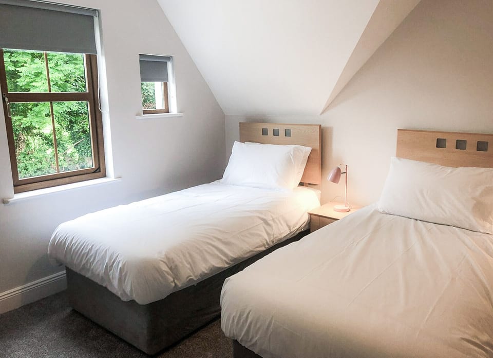 Old Court House Holiday Home, Pretty Lakeside Self Catering Holiday Accommodation Available Near Terryglass & Lough Derg in County Tipperary | Read More & Book Online Today