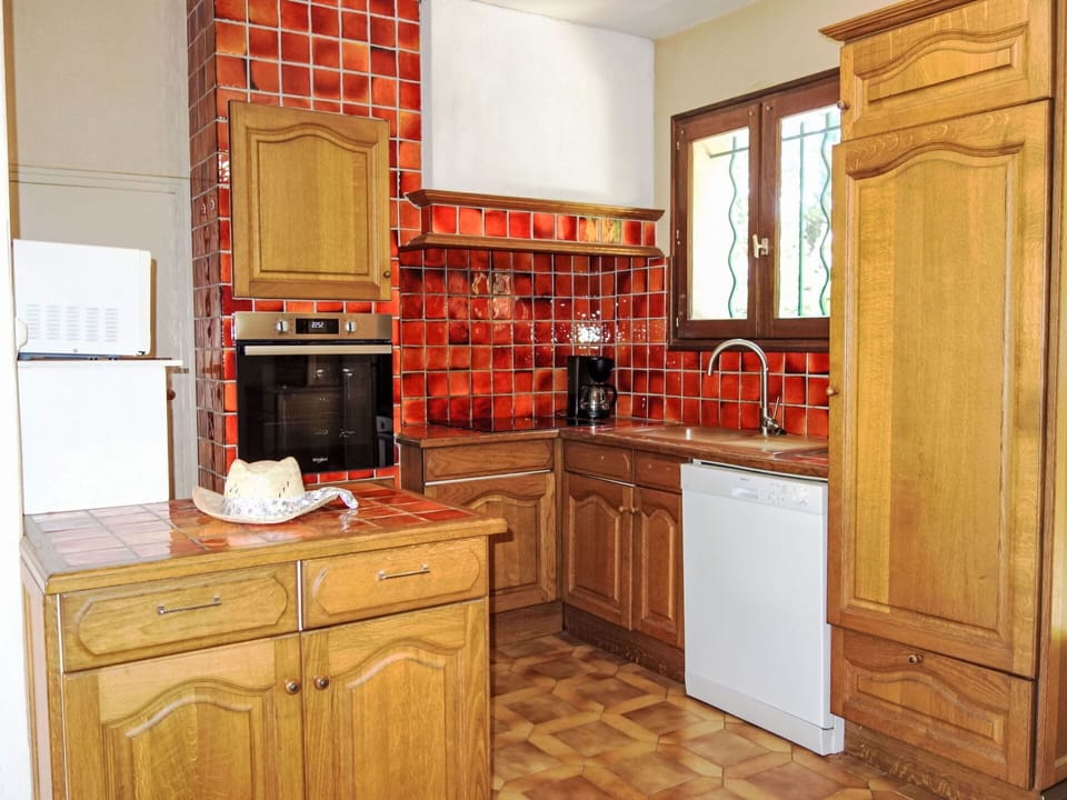 Cabinetry, Furniture, Property, Countertop, Drawer, Window, Wood, Kitchen, Interior Design, Building
